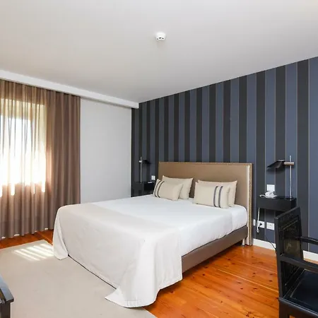 Sundial Gardens & Suites Sandim