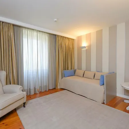 Sundial Gardens & Suites ホテル