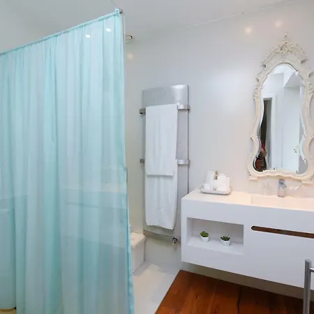 ホテル Sundial Gardens & Suites 4*