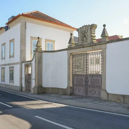 Hotel Sundial Gardens & Suites