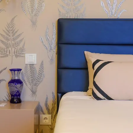 Sundial Gardens & Suites Guest house 4*