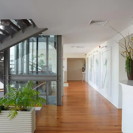 ホテル Sundial Gardens & Suites