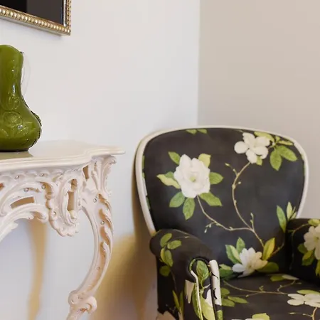 Sundial Gardens&suites Hotel 4*