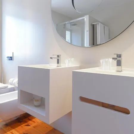 Sundial Gardens & Suites