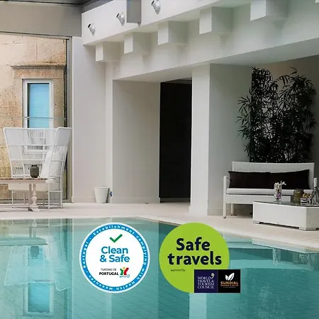 Sundial Gardens & Suites 4*