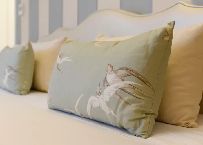 Sundial Gardens & Suites Hotel