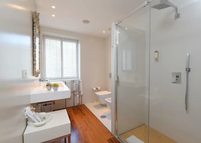 Sundial Gardens & Suites Sandim