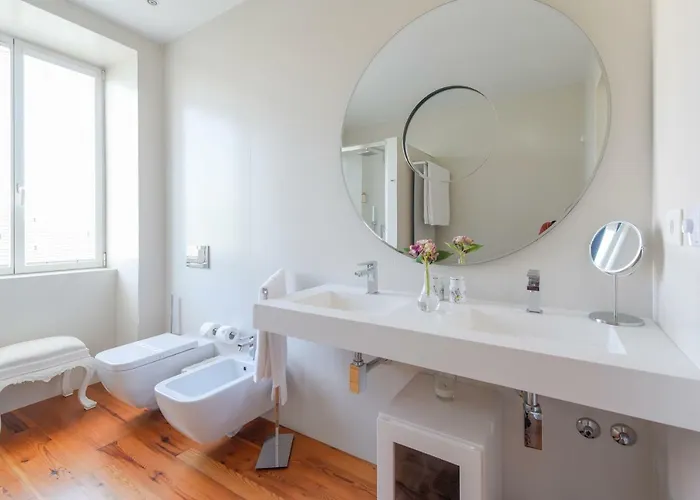 Sundial Gardens & Suites Sandim