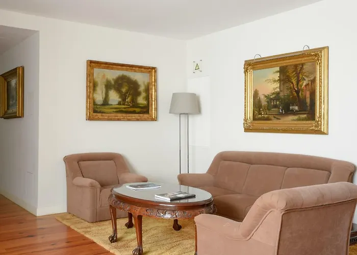 Sundial Gardens & Suites