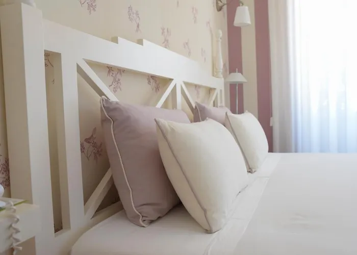 Sundial Gardens & Suites 4* Sandim